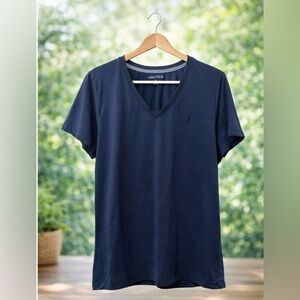 Nautica Women’s Navy V-Neck Tee – Size XL